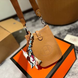 Versión de cuero puro ✔️Herm**/Hermès mini Evelyne nueva serie evelyne pequeño crossbody grado superior de cuero de vaca super suave hueco H letra k tamaño: 12*4*16cm