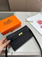 Hermès Kelly clutch