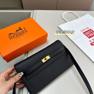 Hermès Kelly clutch