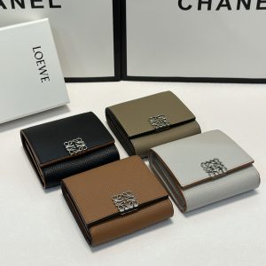 Color Four colors available Size 10x9.5 Loewe’s popular cowhide wallet Classic style