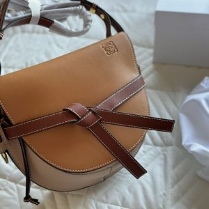 Loewe/Luo Yiwei te Bag saddle bag crossbody bag