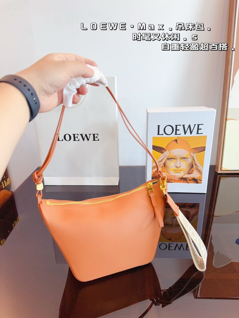 LOEWE/Luo Yiwei Luna underarm bag