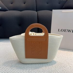 LOEWE. This new straw vegetable basket