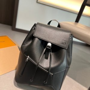 EWE Loewe Goya Backack Handbag Backpack ⛷The same backpack as Huang Zitao! It is very stylish to carry on the back (the latest version of the counter is different from the old version. The new version of the slider has a leather knot