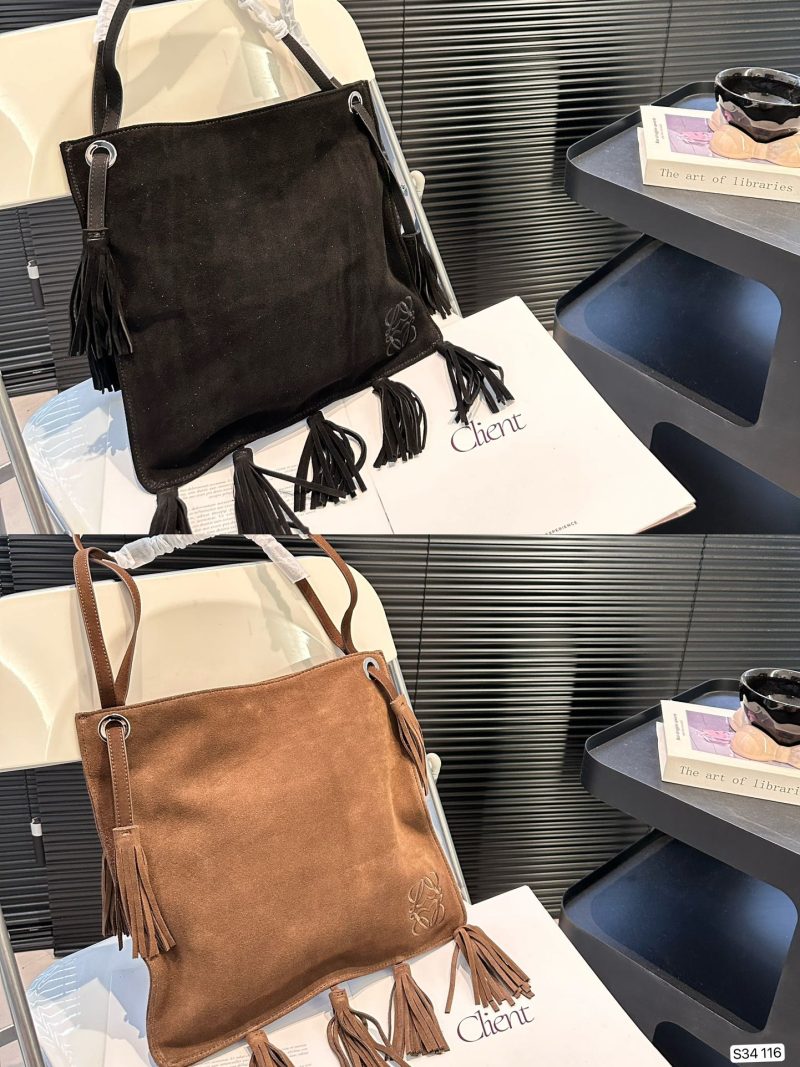 ewe’s pure leather Loewe niche minimalist bag is very fashionable! Tassel➕suede style! It’s not easy to put together and it’s surprisingly good-looking