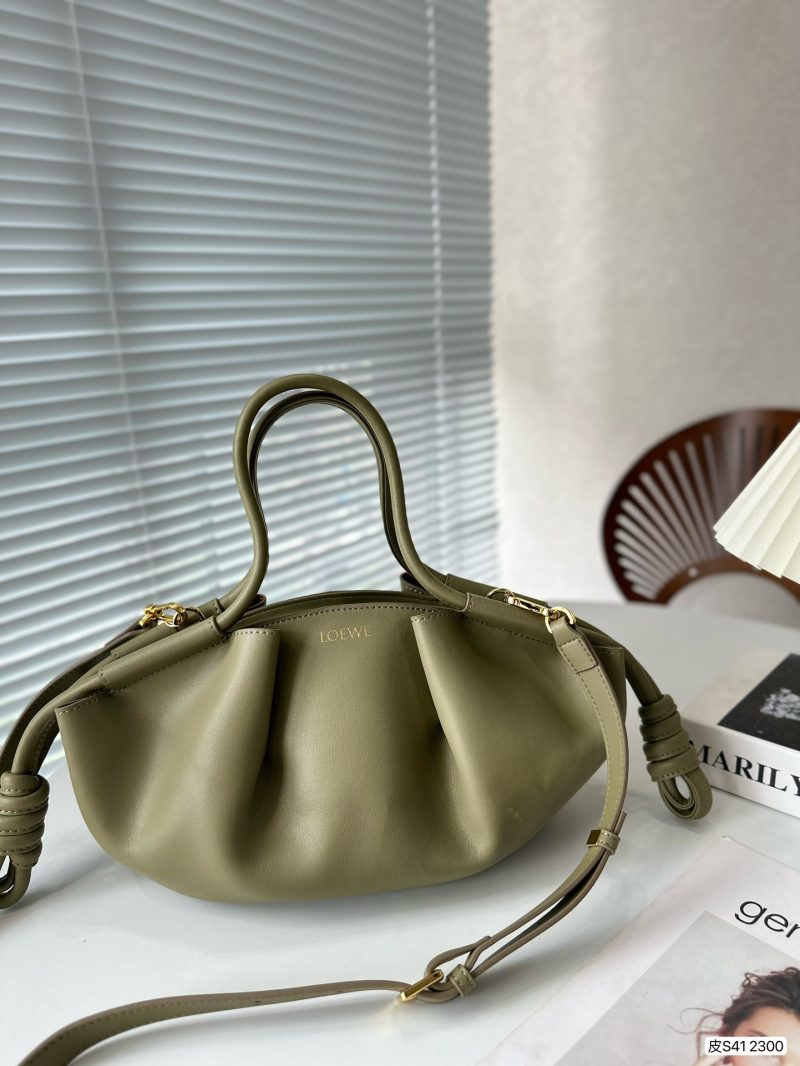 Recommended/pure leather Loewe aseo bag