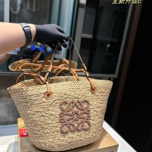 ❤️Loewe Anagram Basket embroidered logo straw woven shopping bag vegetable basket 21 new summer straw bag Basket Bag vegetable basket woven leather shopping bag beach  ️vacation ⛱️ handbag. Size: 27 28cm