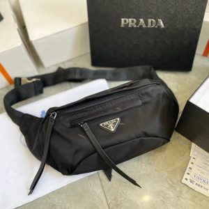 ?0 Comes with box Prada chest bag/waist bag   Comes with box Prada Parachute fabric counter popular series multi-purpose backpack can be used as chest bag waist bag crossbody bag multi-purpose unisex style   A single product sought after by many stars original fabric hardware original order Super high quality