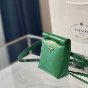 Prada 2022 spring and summer new style multi-purpose crossbody bag can be used as a waist bag this bag