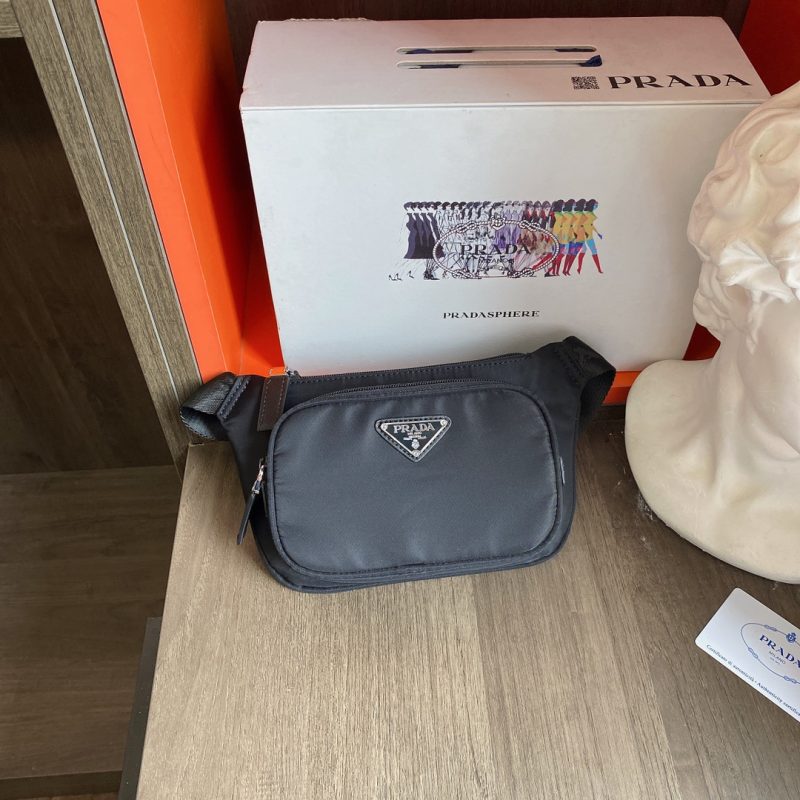 Prada Saffiano nylon fabric waist bag  Cross-body chest bag Made of high-quality original parachute cloth  material High-end goods  Comes with receipt Counter item number 2VH128