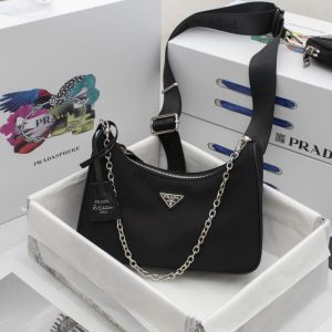 ?Grade Original】 Prada’s new nylon Hobo handbag/underarm bag