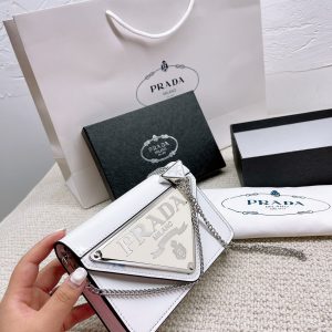 Sealed gift box packaging