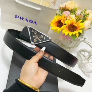 Réplique de la ceinture Prada