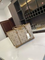 Replica Tory Burch Bag