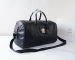 Versace's official website is synchronized. High version travel backpack. Global hot-selling single product. Excellent texture. Not common in the market. Made of imported calfskin. Classic