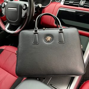 High-end goods‼ ️ The new "Versace" briefcase is made of original first-layer textured cowhide fabric  It has a computer compartment inside