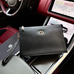 High-end goods‼ ️The latest "Versace" clutch bag