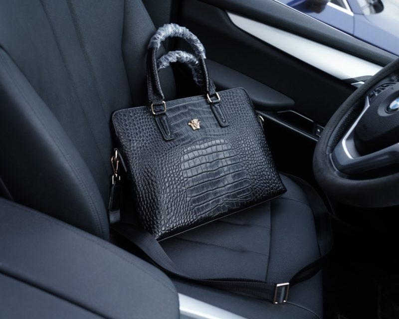 Versace offizielle Website Synchronisation hohe Version offizielle Handtasche exklusive erste Version original Rindsleder Material Top-Hardware Zubehör nicht-kommerzielle Waren auf dem Markt Low-Key-Luxus nicht übertrieben Stil alltäglich und modisch getragen werden kann cross-body oder Handheld [Spezifikation: 38x28x5]