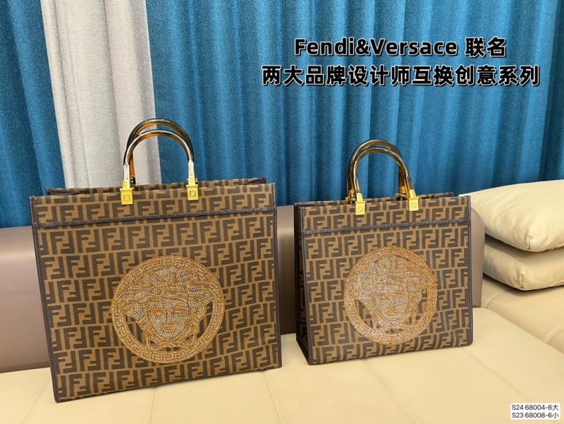 Large size 170 and small size 185 Fendi Versace are co-branded. The innovation of the old fashion house combines the representative classic elements of the two brands. It seems that the old fashion house will also integrate into the era of young people! Size large 41 37 small 35 31 item number large 68004-6 small 68008-6