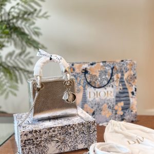 Replica della borsa Dior