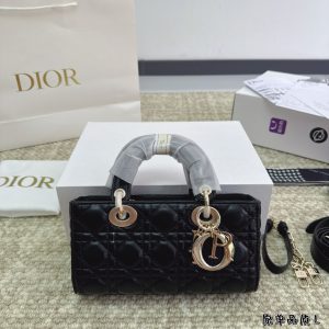 Replica della borsa Dior