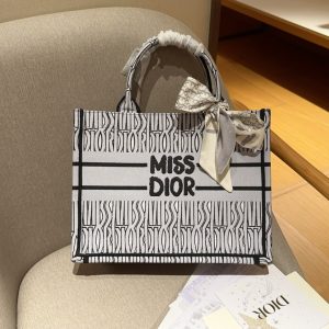 Replica della borsa Dior